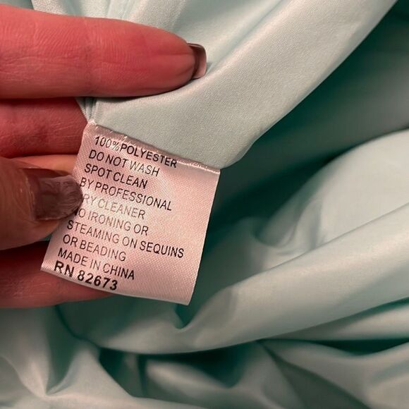 Ellie Wilde Mon Cheri Prom Dress. Size 6. Sea foam Green w/opalescent sequins. - Picture 14 of 14